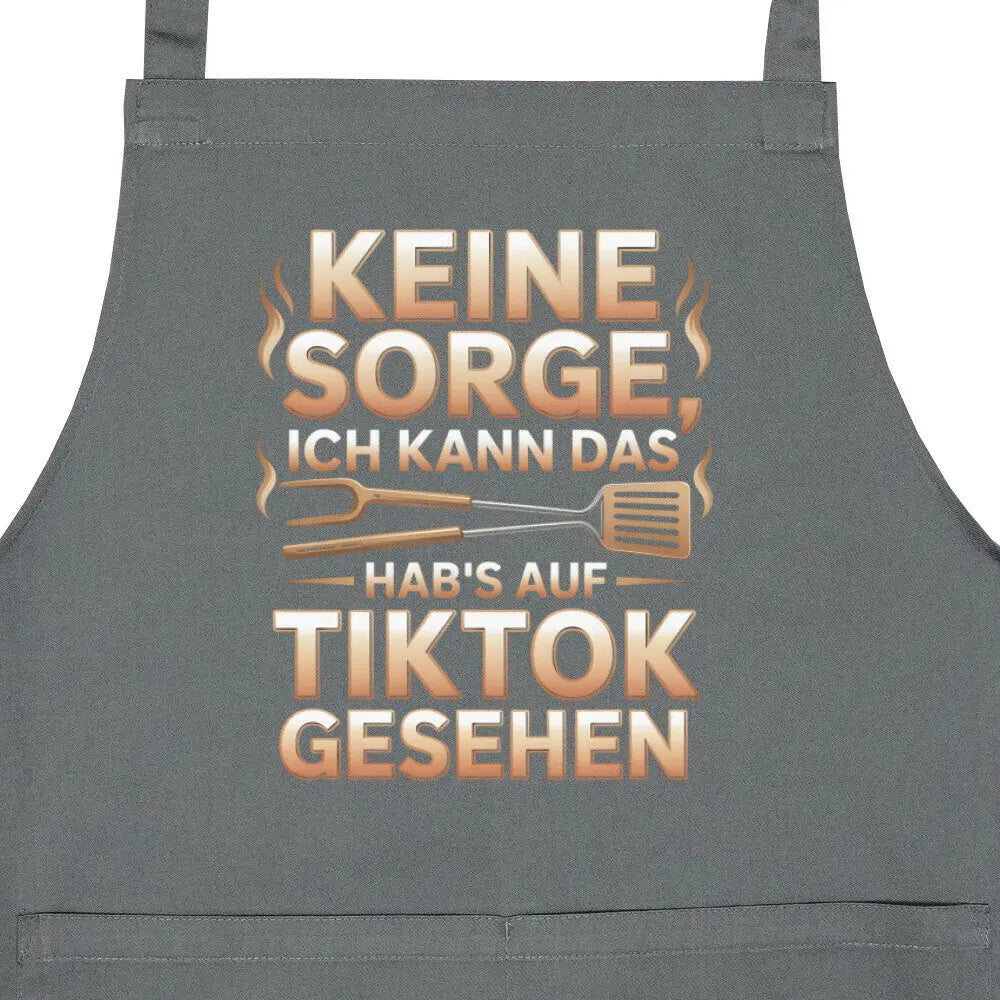 Keine Sorge – Hab’s auf TikTok gesehen – Grillschürze – Motivdruck in Anthrazit, Nahaufnahme