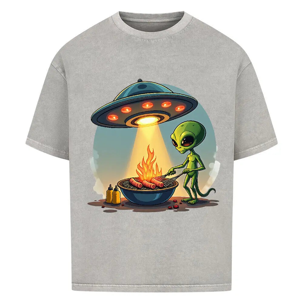 Alien BBQ – Intergalactic Grill Session – Oversized Shirt – Motivdruck in Washed Grey