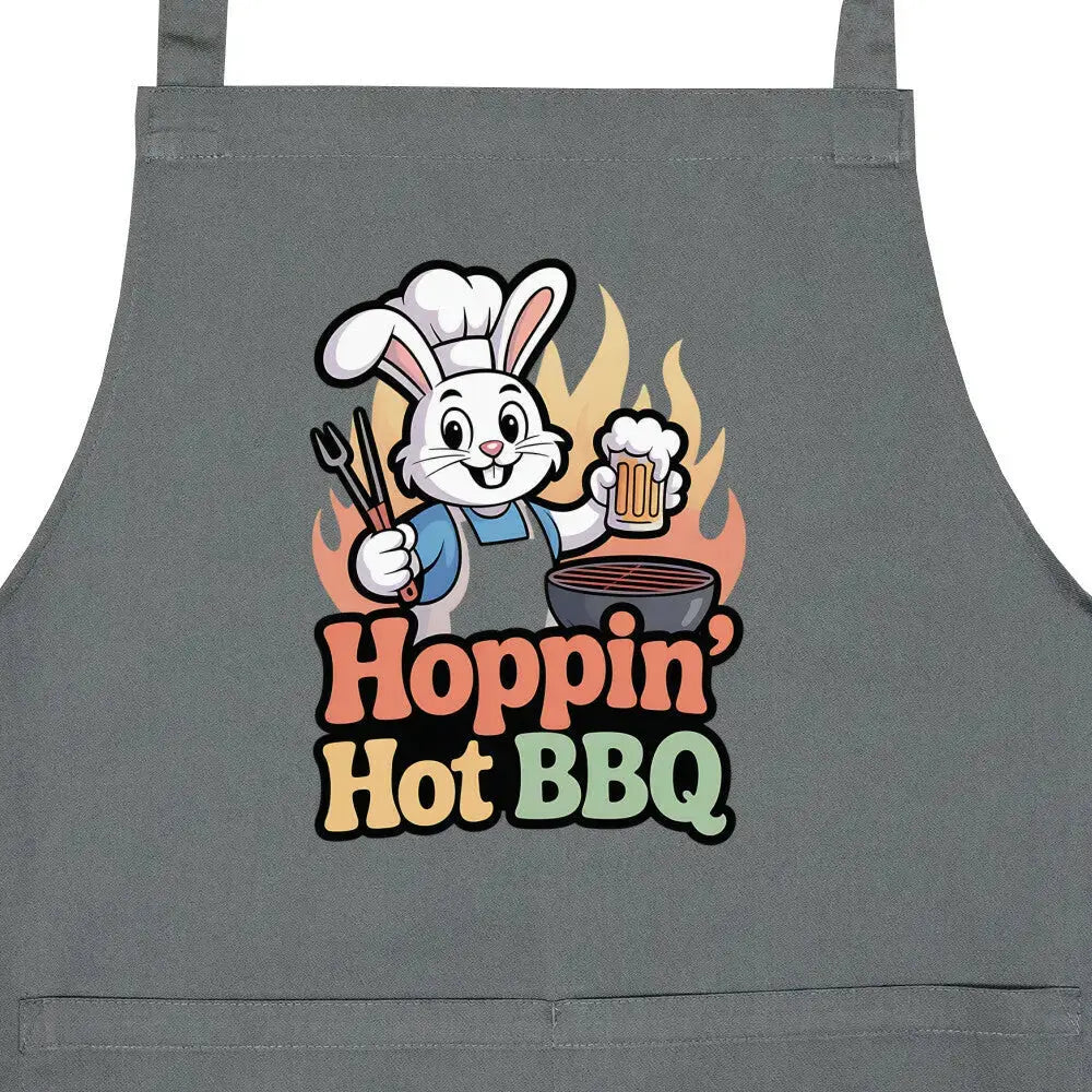 Hoppin' Hot BBQ Grillschürze – Lustiges Hasen-Design | Profi BBQ Latzschürze – Motivdruck in Anthrazit, Nahaufnahme